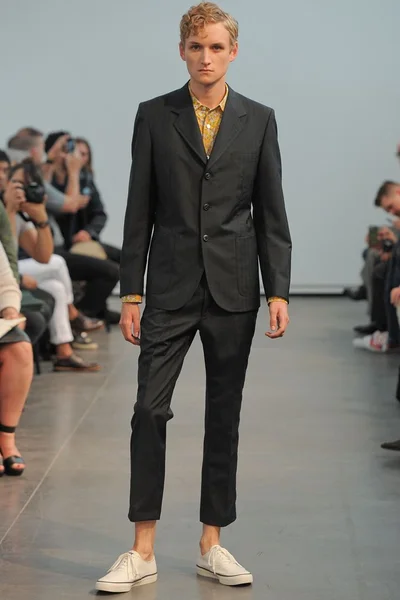 Look 3
